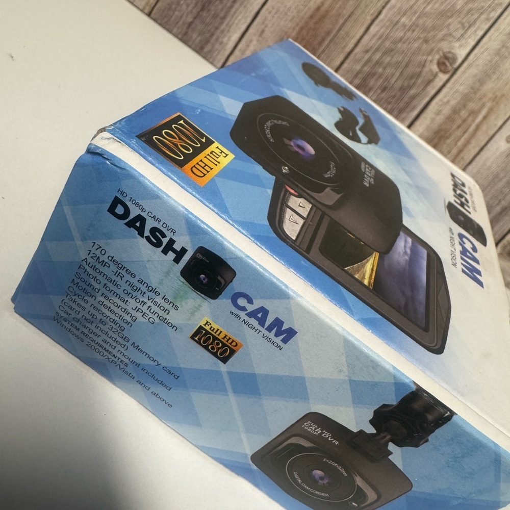 HD Dash Cam with Night Vision - Picture 4 of 5